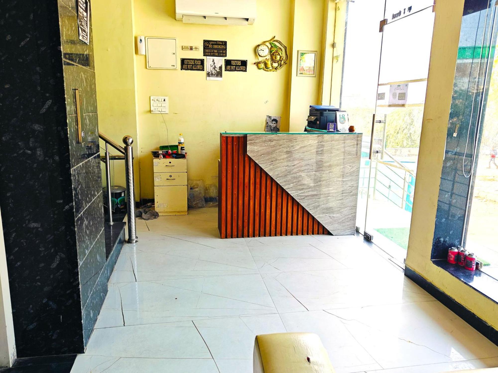 Hotel Hari Inn Jaipur Exteriör bild