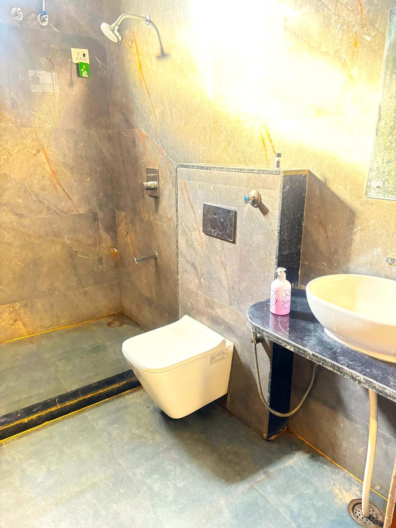 Hotel Hari Inn Jaipur Rum bild