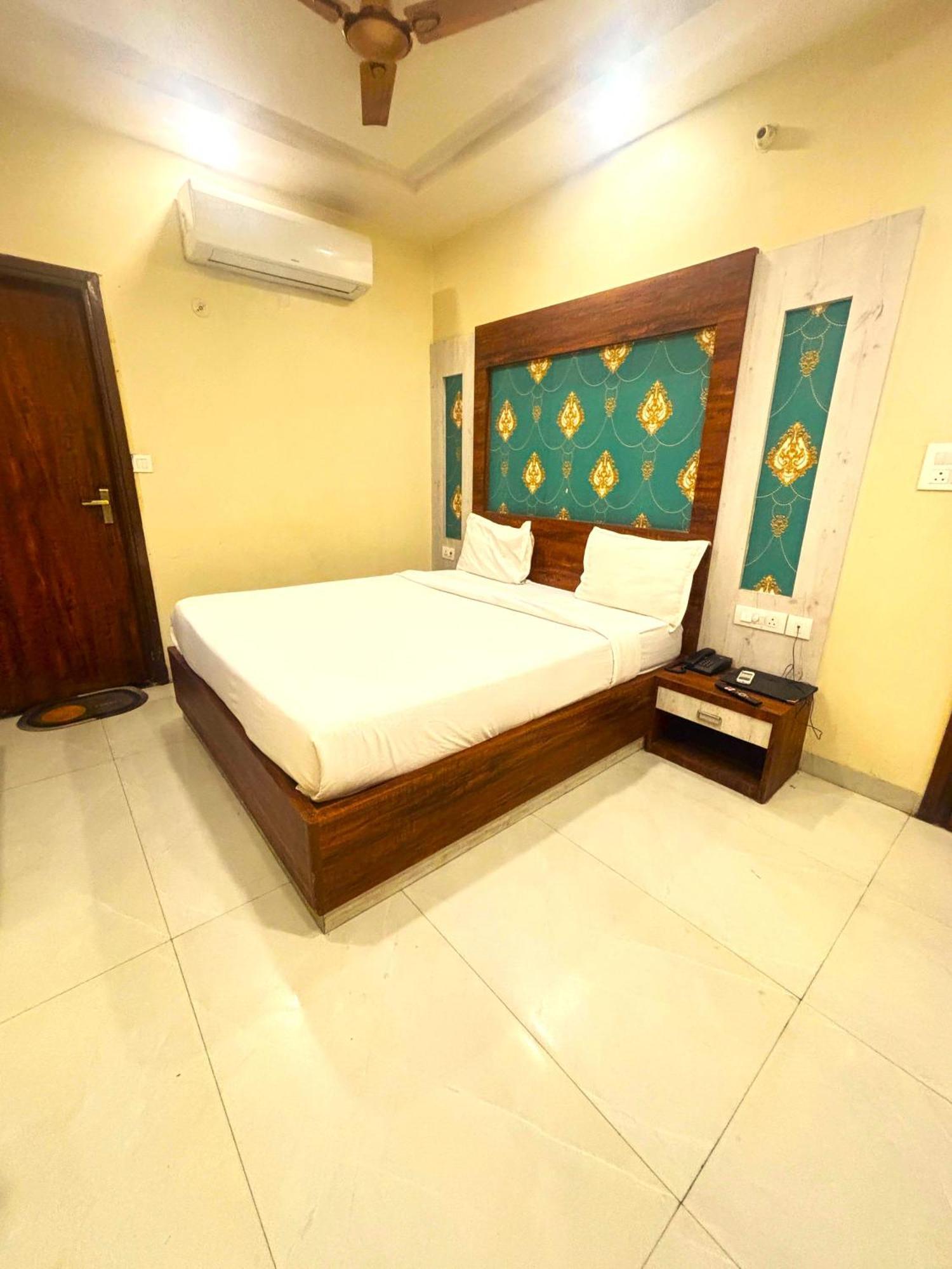 Hotel Hari Inn Jaipur Rum bild