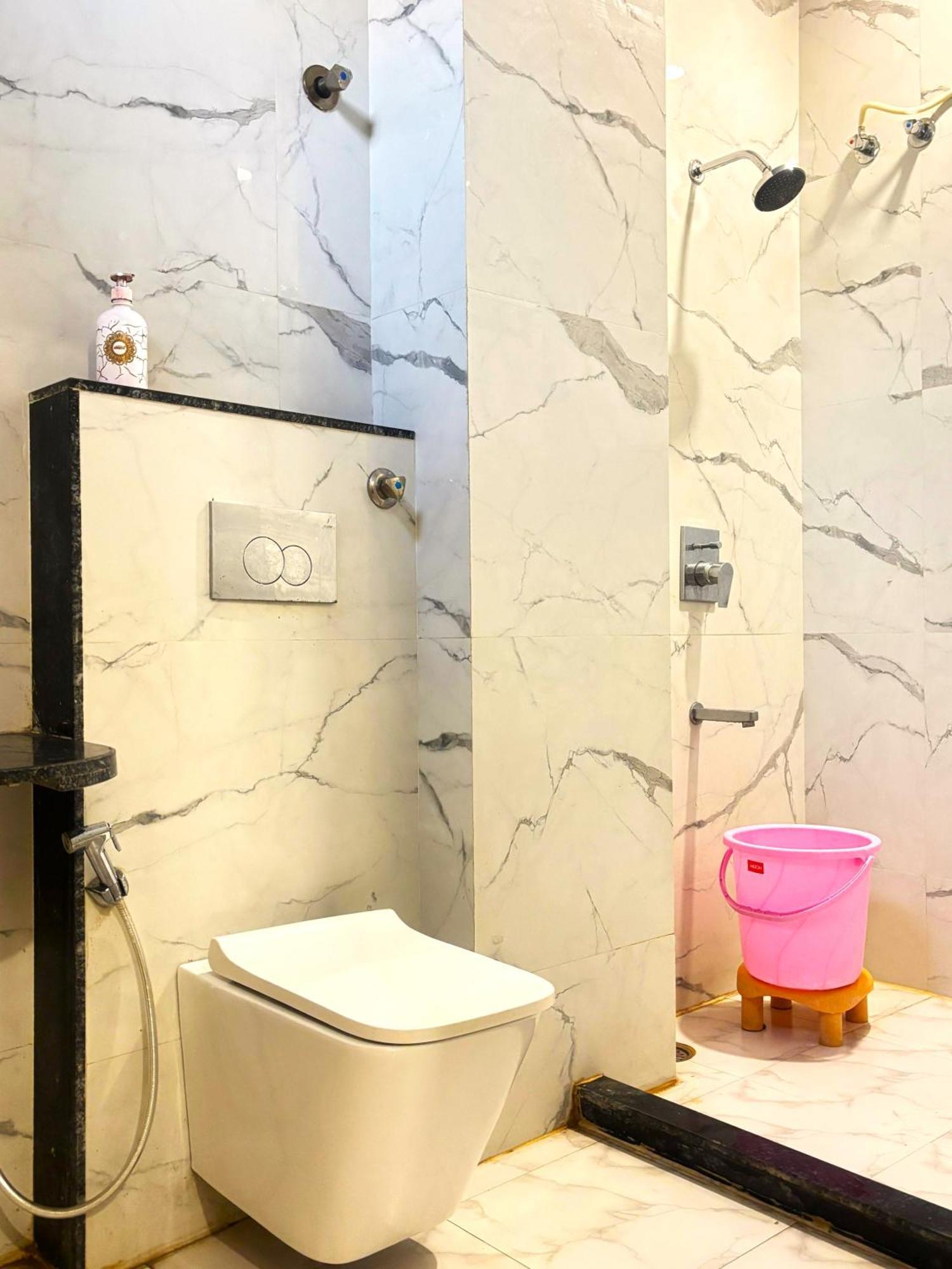 Hotel Hari Inn Jaipur Rum bild